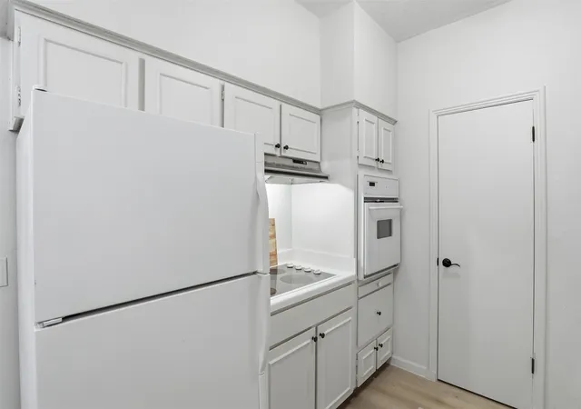 5th image of 4312 Bellaire Dr S, Fort Worth, TX 76109
