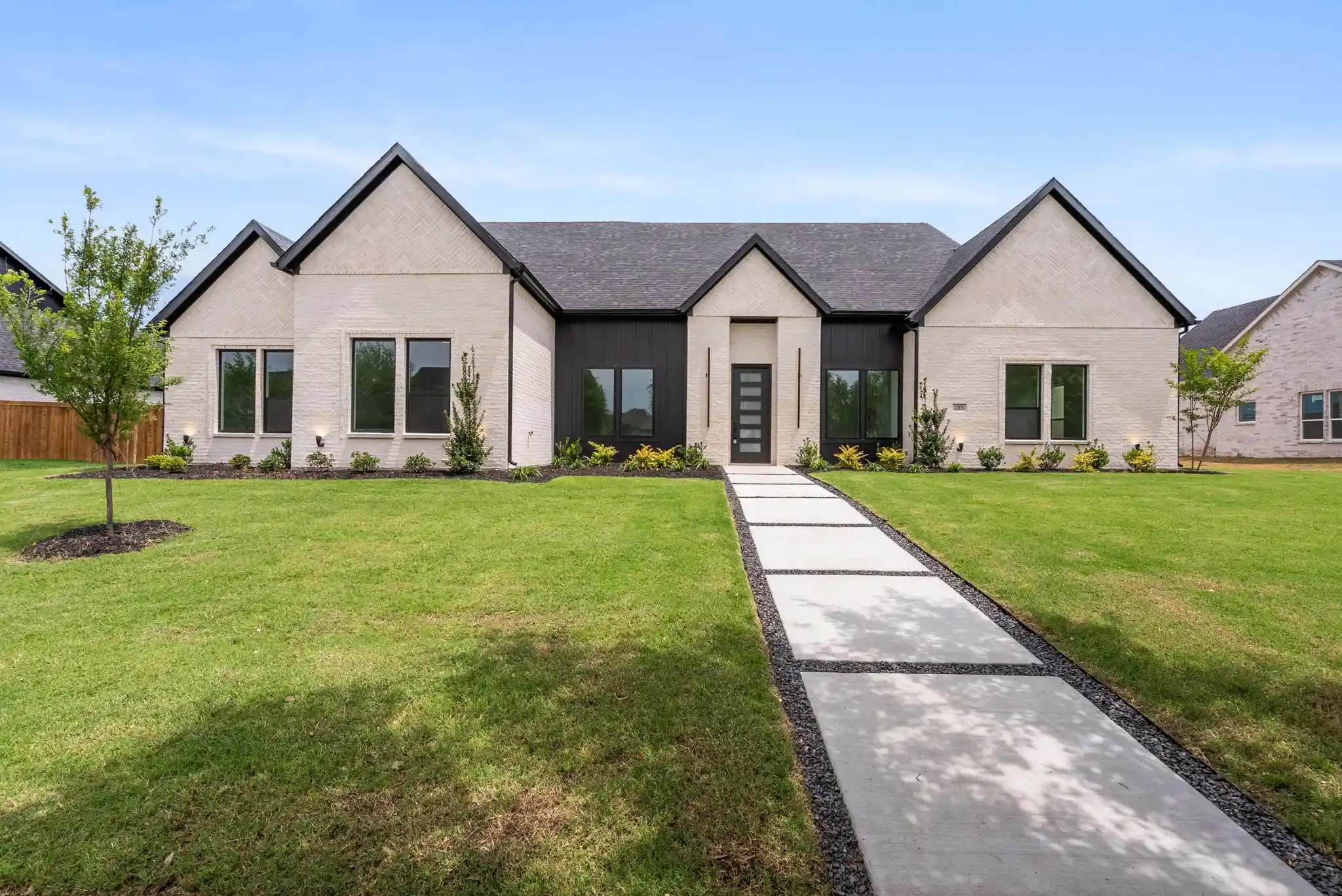 Photo 1 of Single family home for sale at 1006 Devonshire Dr N, Forney, TX 75126 | MLS# 21259840 | Listing updated on 2026-10-28