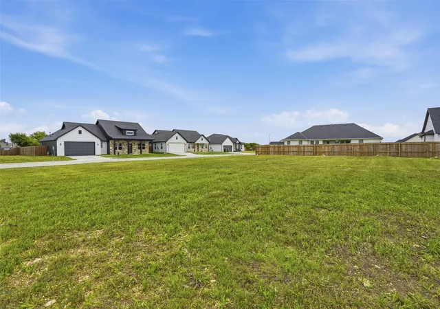 Homes for sale in Godley, TX | 585 Highview Ct, Godley, TX 76044 | MLS# 21263464