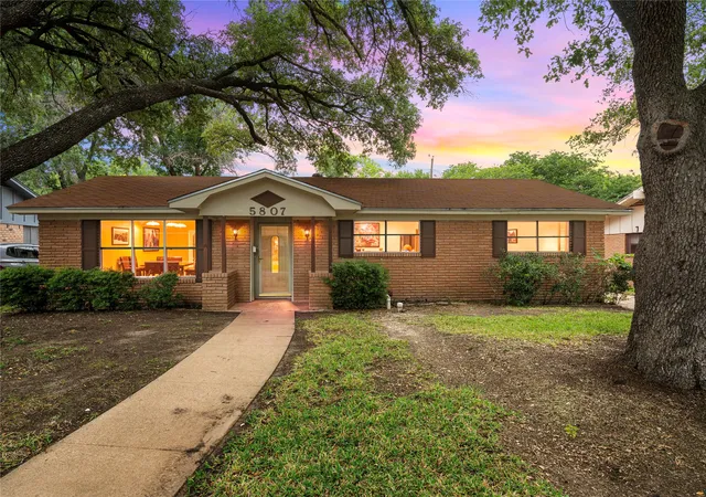 Homes for sale in Waco, TX | 5807 Caldwell St, Waco, TX 76710 | MLS# 21264867
