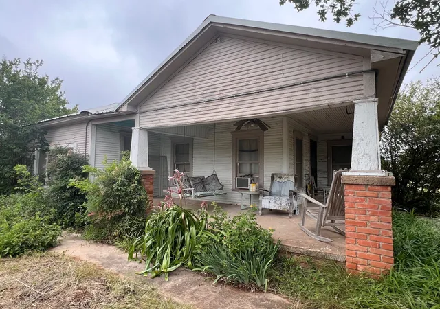 Homes for sale in Gustine, TX | 101 E Commerce St, Gustine, TX 76455 | MLS# 21253404