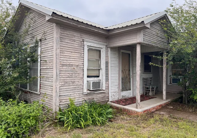 Homes for sale in Gustine, TX | 101 E Commerce St, Gustine, TX 76455 | MLS# 21253404