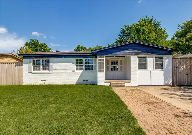Photo 2 of Single family home for sale at 10932 Dunaway Dr, Dallas, TX 75228 | MLS# 21264994 | Listing updated on 2026-08-20