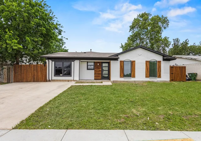 Homes for sale in Balch Springs, TX | 14409 Horseshoe Trl, Balch Springs, TX 75180 | MLS# 21265031