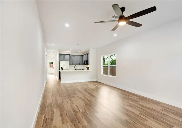 Photo 3 of Single family home for sale at 413 N Colbert Ave, Sherman, TX 75090 | MLS# 21263293 | Listing updated on 2026-10-07