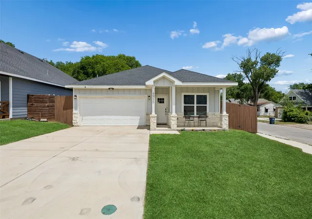 Homes for sale in Fort Worth, TX | 4945 Ramey Ave, Fort Worth, TX 76105 | MLS# 21263390