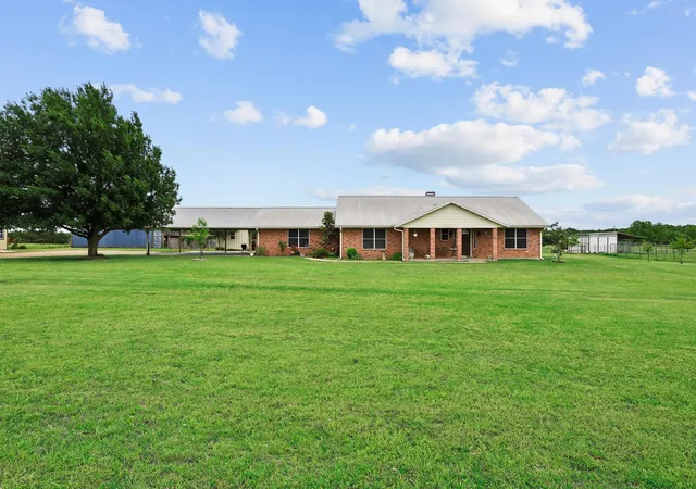 Homes for sale in Leonard, TX | 1217 County Road 4705, Leonard, TX 75452 | MLS# 21261189