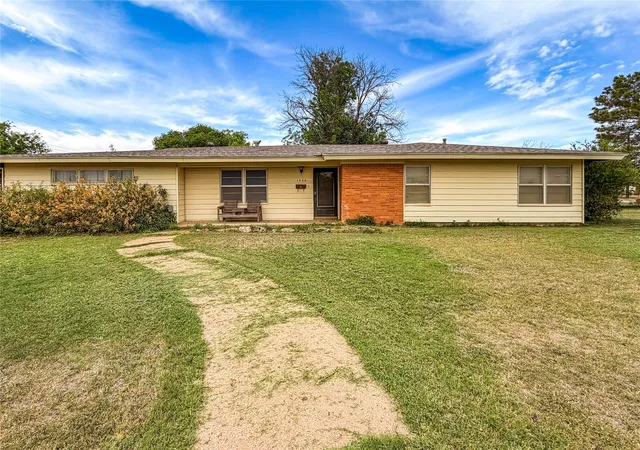 Homes for sale in Anson, TX | 1408 Westover Dr, Anson, TX 79501 | MLS# 21263462