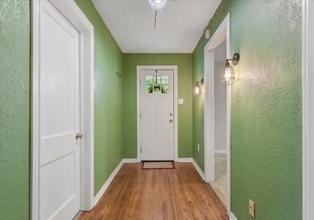 Photo 3 of Sale Pending at 200 Karma Dr, Woodway, TX 76712 | MLS# 21264545 | Listing updated on 2026-08-25