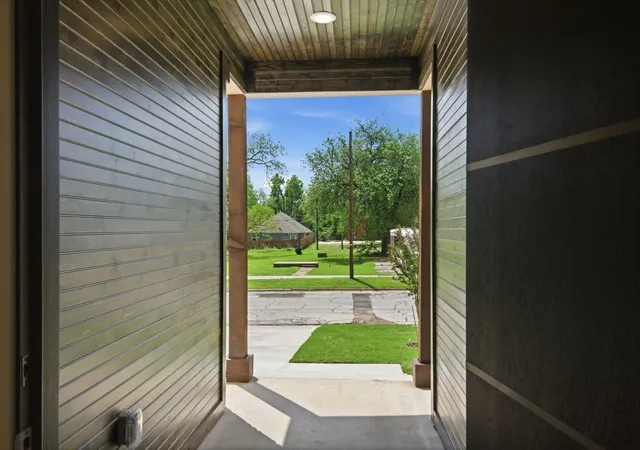 Photo 4 of Sale Pending at 521 W Walker St, Denison, TX 75020 | MLS# 21246721 | Listing updated on 2026-07-15