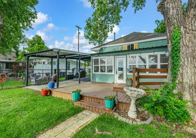 Photo 2 of Single family home for sale at 2005 E Lake Dr, Weatherford, TX 76087 | MLS# 21264728 | Listing updated on 2026-08-22