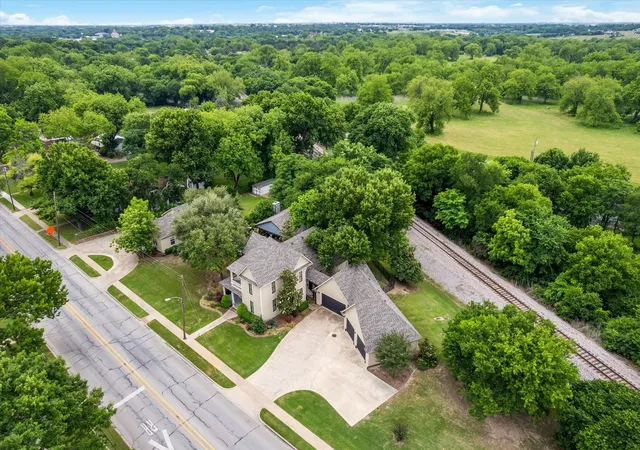 Homes for sale in Waxahachie, TX | 1025 W Main St, Waxahachie, TX 75165 | MLS# 21260498