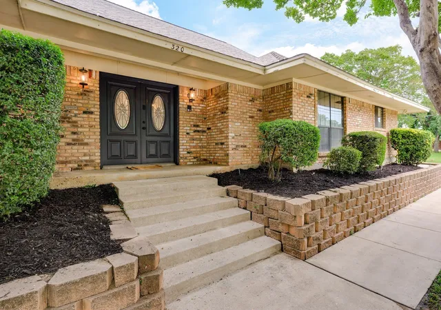 Photo 1 of Sale Pending at 320 S Irving Heights Dr, Irving, TX 75060 | MLS# 21264369 | Listing updated on 2026-08-04