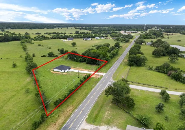 Homes for sale in Tool, TX | 1705 South Tool Dr, Tool, TX 75143 | MLS# 21203554