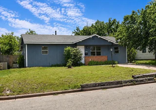 Homes for sale in Wichita Falls, TX | 121 Dundee Dr, Wichita Falls, TX 76302 | MLS# 21265155