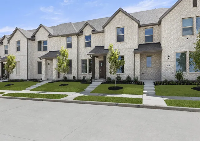 Photo 2 of Townhouse for sale at 5228 Roll Cast Rd, Royse City, TX 75189 | MLS# 21265194 | Listing updated on 2026-10-01