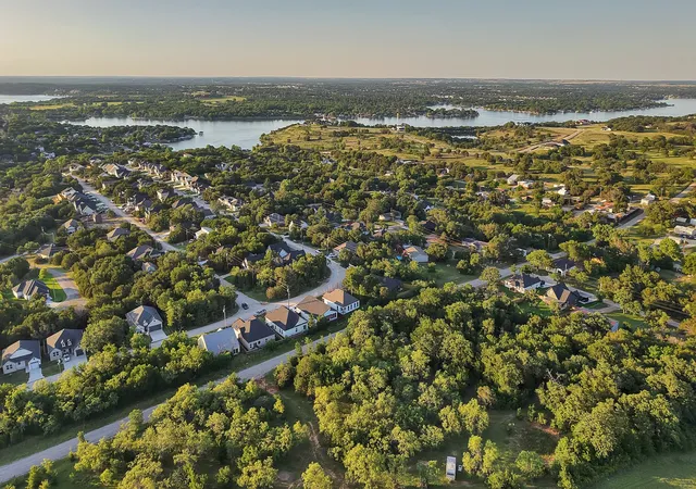 image of 5805 Barkridge Dr, Granbury, TX 76048 | MLS# 21265208