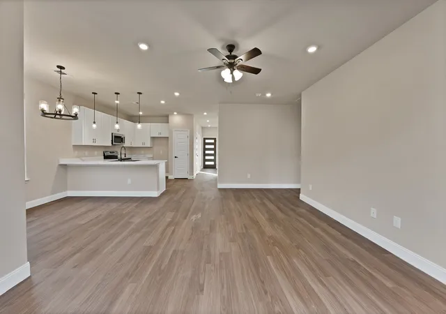 image of 5805 Barkridge Dr, Granbury, TX 76048 | MLS# 21265208