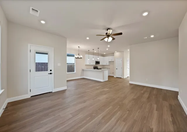 image of 5805 Barkridge Dr, Granbury, TX 76048 | MLS# 21265208