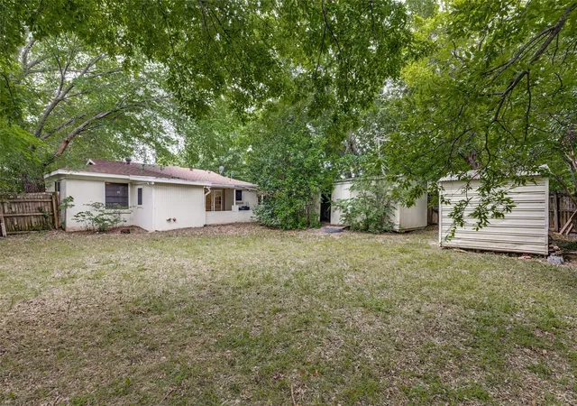 Homes for sale in North Richland Hills, TX | 5901 Circular Dr, North Richland Hills, TX 76117 | MLS# 21265150