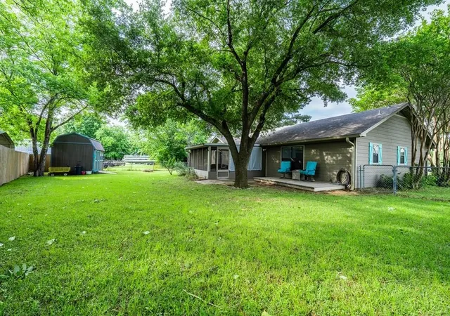Homes for sale in Trinidad, TX | 128 Hilltop Dr, Trinidad, TX 75163 | MLS# 21265232