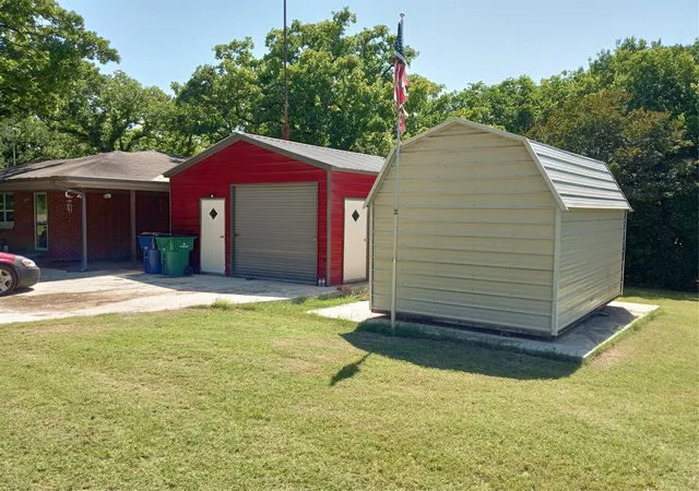 2nd image of 1005 Gary St, Bridgeport, TX 76426 | MLS# 21264074