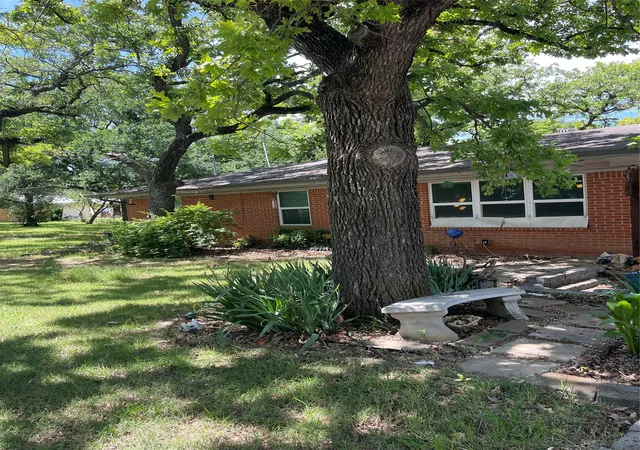 3rd image of 1005 Gary St, Bridgeport, TX 76426 | MLS# 21264074