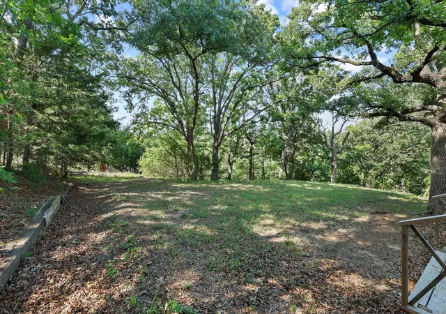 Homes for sale in Pottsboro, TX | 252 Hacienda Dr, Pottsboro, TX 75076 | MLS# 21254256