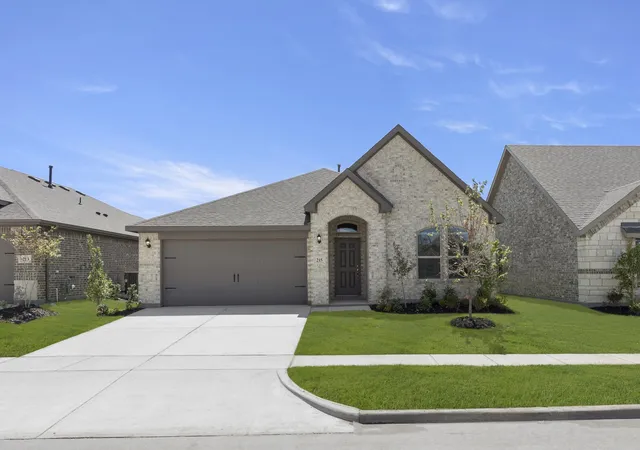 Photo 1 of Single family home for sale at 215 Van Horn Dr, Terrell, TX 75160 | MLS# 21265274 | Listing updated on 2026-10-01