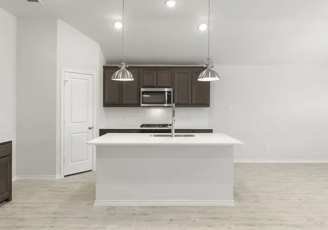 Photo 3 of Single family home for sale at 215 Van Horn Dr, Terrell, TX 75160 | MLS# 21265274 | Listing updated on 2026-10-01
