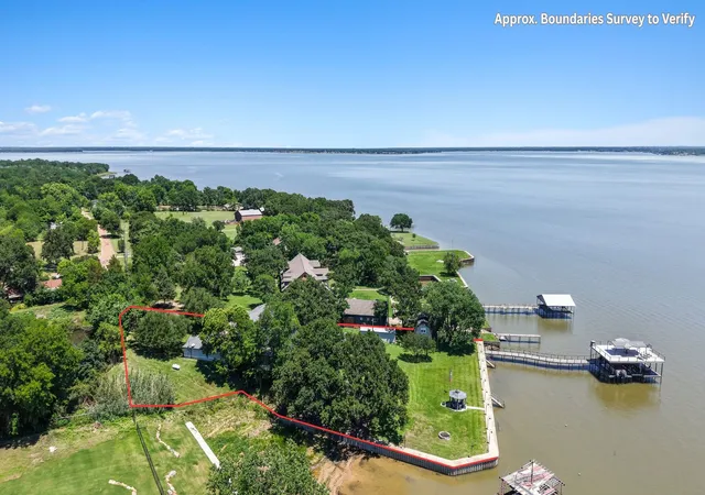 Homes for sale in Kemp, TX | 1301 Oak Hill Dr, Kemp, TX 75143 | MLS# 21259490