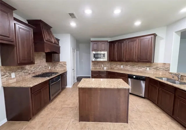2nd image of 1501 Martin Creek Dr, Little Elm, TX 75068 | MLS# 21265293