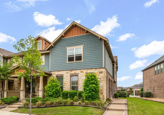 Photo 1 of Townhouse for sale at 4611 Smokey Quartz Ln, Arlington, TX 76005 | MLS# 21265231 | Listing updated on 2026-10-02