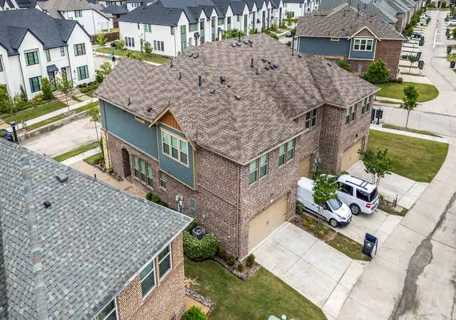Photo 4 of Townhouse for sale at 4611 Smokey Quartz Ln, Arlington, TX 76005 | MLS# 21265231 | Listing updated on 2026-10-02