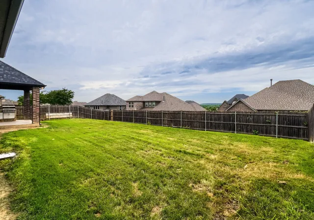 Homes for sale in Burleson, TX | 138 Fairweather Dr, Burleson, TX 76028 | MLS# 21227821