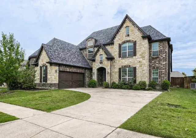 Photo 2 of Single family home for sale at 138 Fairweather Dr, Burleson, TX 76028 | MLS# 21227821 | Listing updated on 2026-10-06