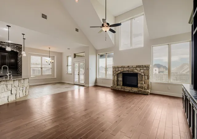 Homes for sale in Burleson, TX | 138 Fairweather Dr, Burleson, TX 76028 | MLS# 21227821