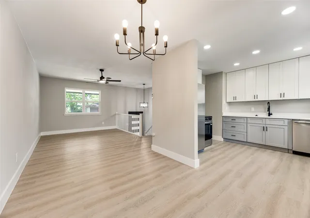 Photo 4 of Sale Pending at 206 Senter Valley Rd, Irving, TX 75060 | MLS# 21265331 | Listing updated on 2026-08-04