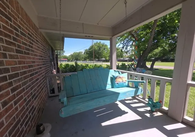 Photo 3 of Single family home for sale at 900 S 8Th Ave, Teague, TX 75860 | MLS# 21265323 | Listing updated on 2026-09-02