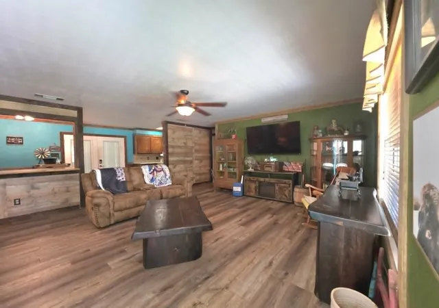 Photo 4 of Single family home for sale at 900 S 8Th Ave, Teague, TX 75860 | MLS# 21265323 | Listing updated on 2026-09-02