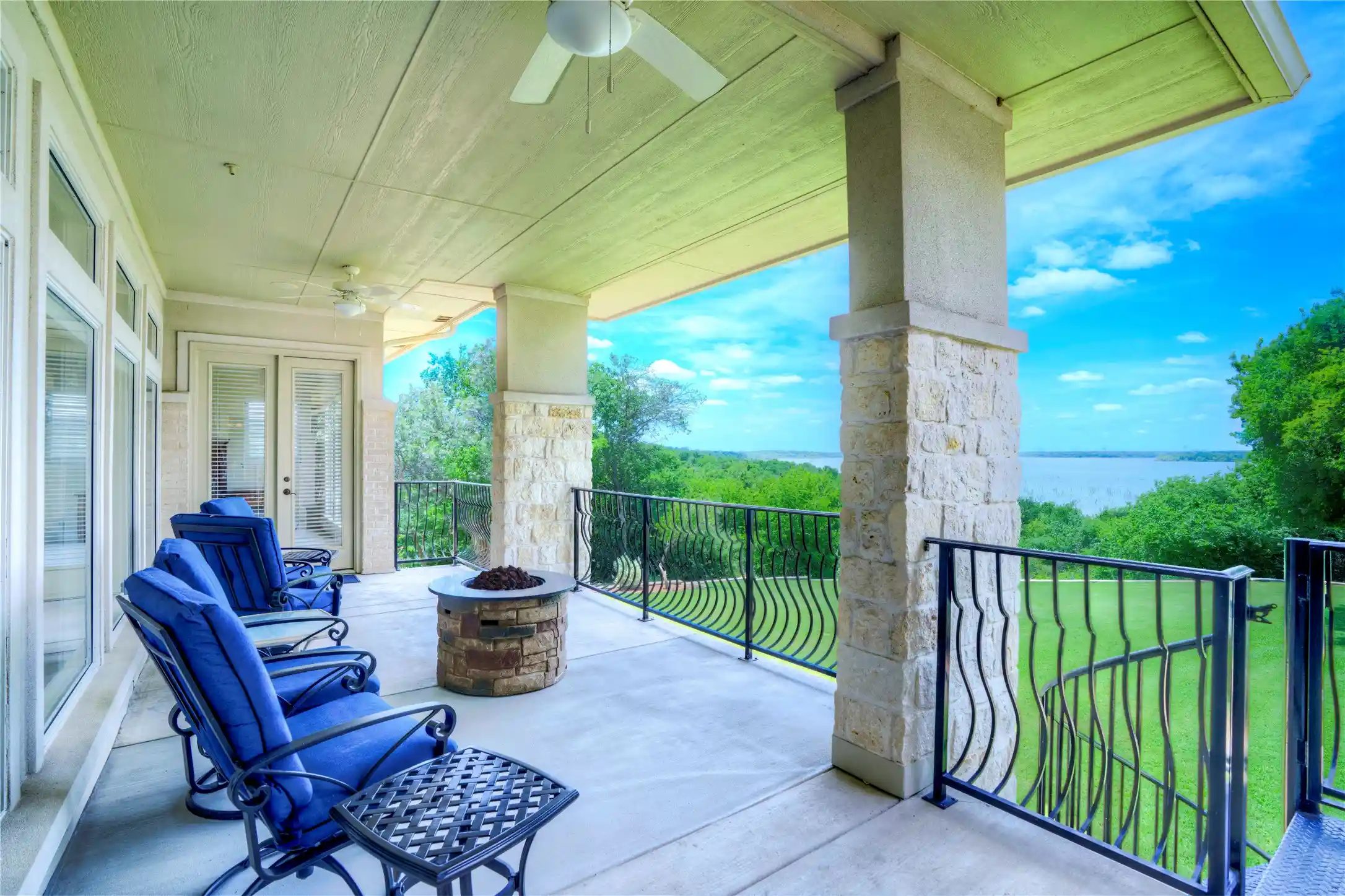 Photo 1 of Single family home for sale at 1132 Mallard Pointe Dr, Cedar Hill, TX 75104 | MLS# 21262662 | Listing updated on 2026-10-09