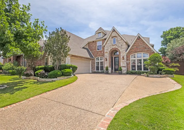 Photo 2 of Single family home for sale at 1909 Grand Park Pl, Flower Mound, TX 75028 | MLS# 21265397 | Listing updated on 2026-09-01