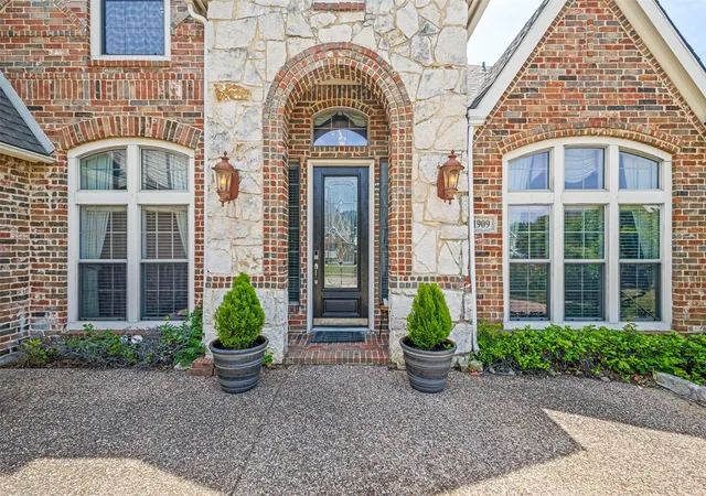 Photo 3 of Single family home for sale at 1909 Grand Park Pl, Flower Mound, TX 75028 | MLS# 21265397 | Listing updated on 2026-09-01