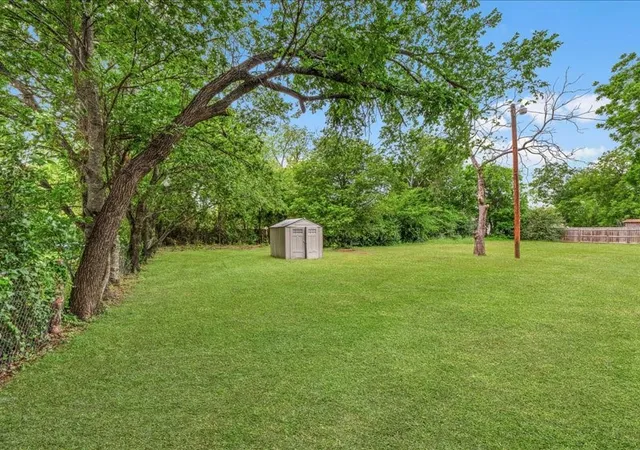 Homes for sale in Cleburne, TX | 303 Mansfield Rd, Cleburne, TX 76031 | MLS# 21265196