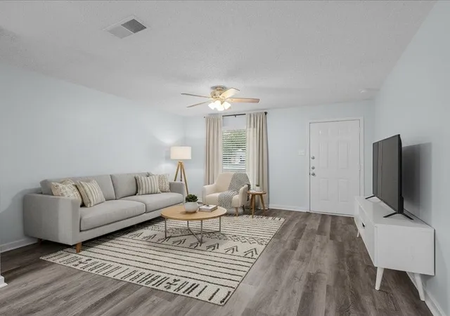 Photo 2 of Single family home for sale at 303 Mansfield Rd, Cleburne, TX 76031 | MLS# 21265196 | Listing updated on 2026-08-31
