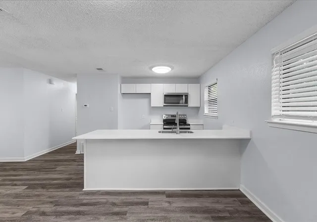 Photo 3 of Single family home for sale at 303 Mansfield Rd, Cleburne, TX 76031 | MLS# 21265196 | Listing updated on 2026-08-31
