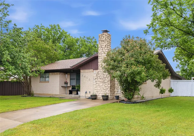 Photo 3 of Single family home for sale at 4416 Mimosa Dr, Brownwood, TX 76801 | MLS# 21265079 | Listing updated on 2026-10-02
