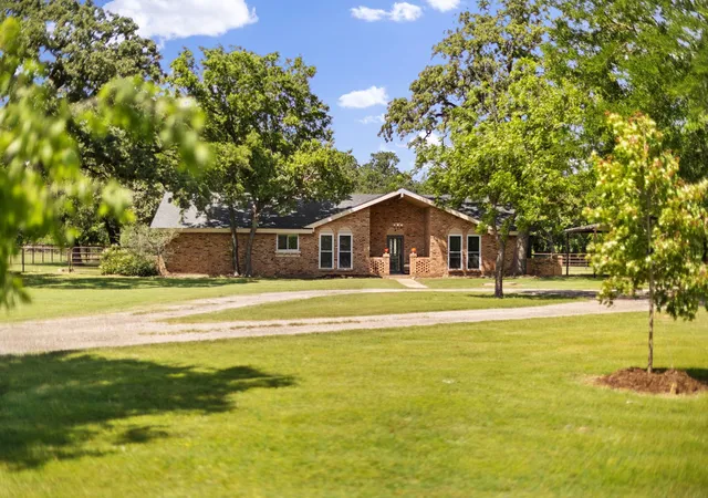 Photo 2 of Sale Pending at 7808 Ileson Rd, Aubrey, TX 76227 | MLS# 21265390 | Listing updated on 2026-08-20