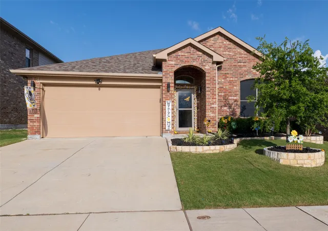 Photo 1 of Sale Pending at 8413 Muddy Creek Dr, Fort Worth, TX 76131 | MLS# 21265427 | Listing updated on 2026-07-23