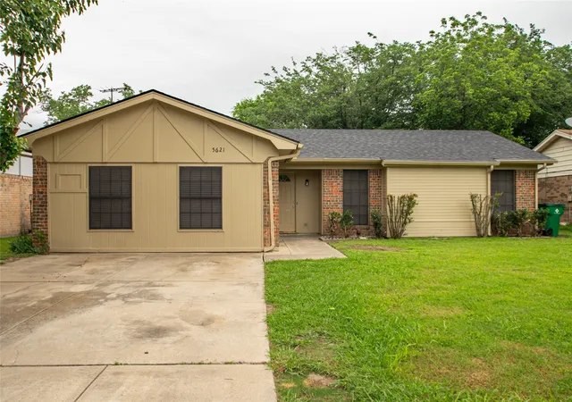 Homes for sale in Haltom City, TX | 5621 Brent Dr, Haltom City, TX 76148 | MLS# 21262933